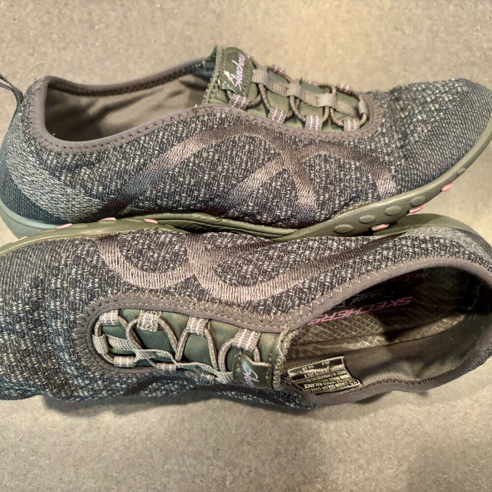 ~~Womens 8.5 Skechers Flex 3.0 Memory Foam Gray Slip On Shoe